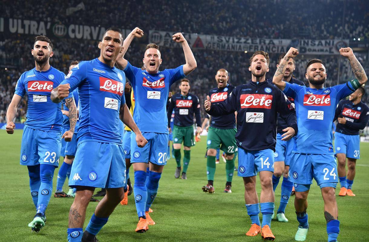 包含转折点纽卡斯尔防线松动，意大利杯今夜攻防权衡，态度坚定，更衣室氛围转暖的词条